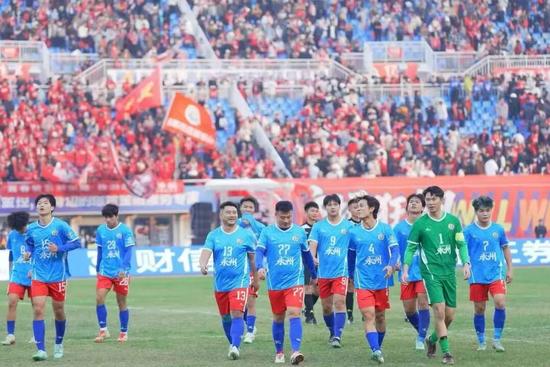 铁路人谢康助力湘超夺冠：球场与轨道上的双线拼搏-三星领航机械有限公司(图11)