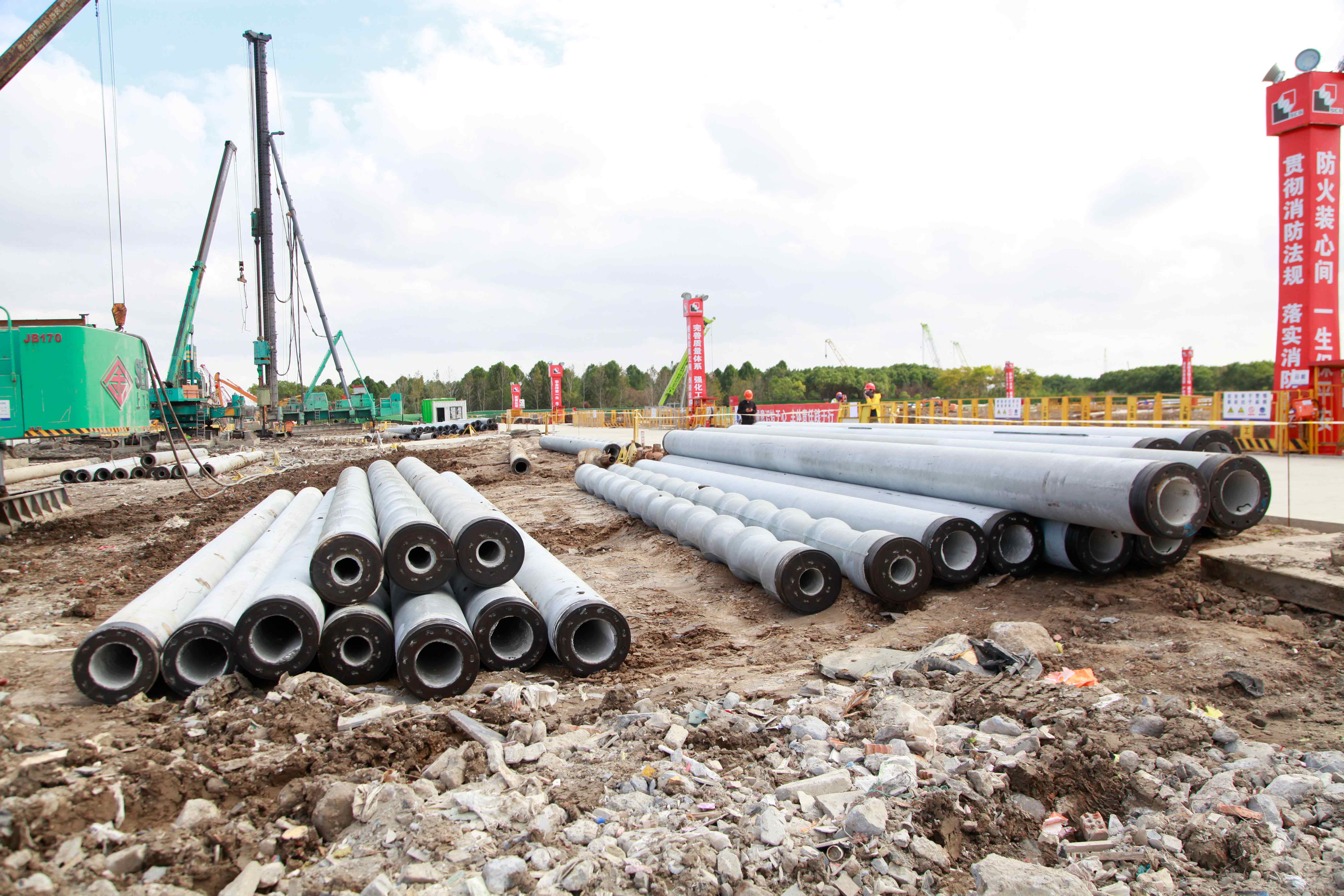 绿色植桩设备助力机场扩建工程高效施工-三星领航机械有限公司(图4)