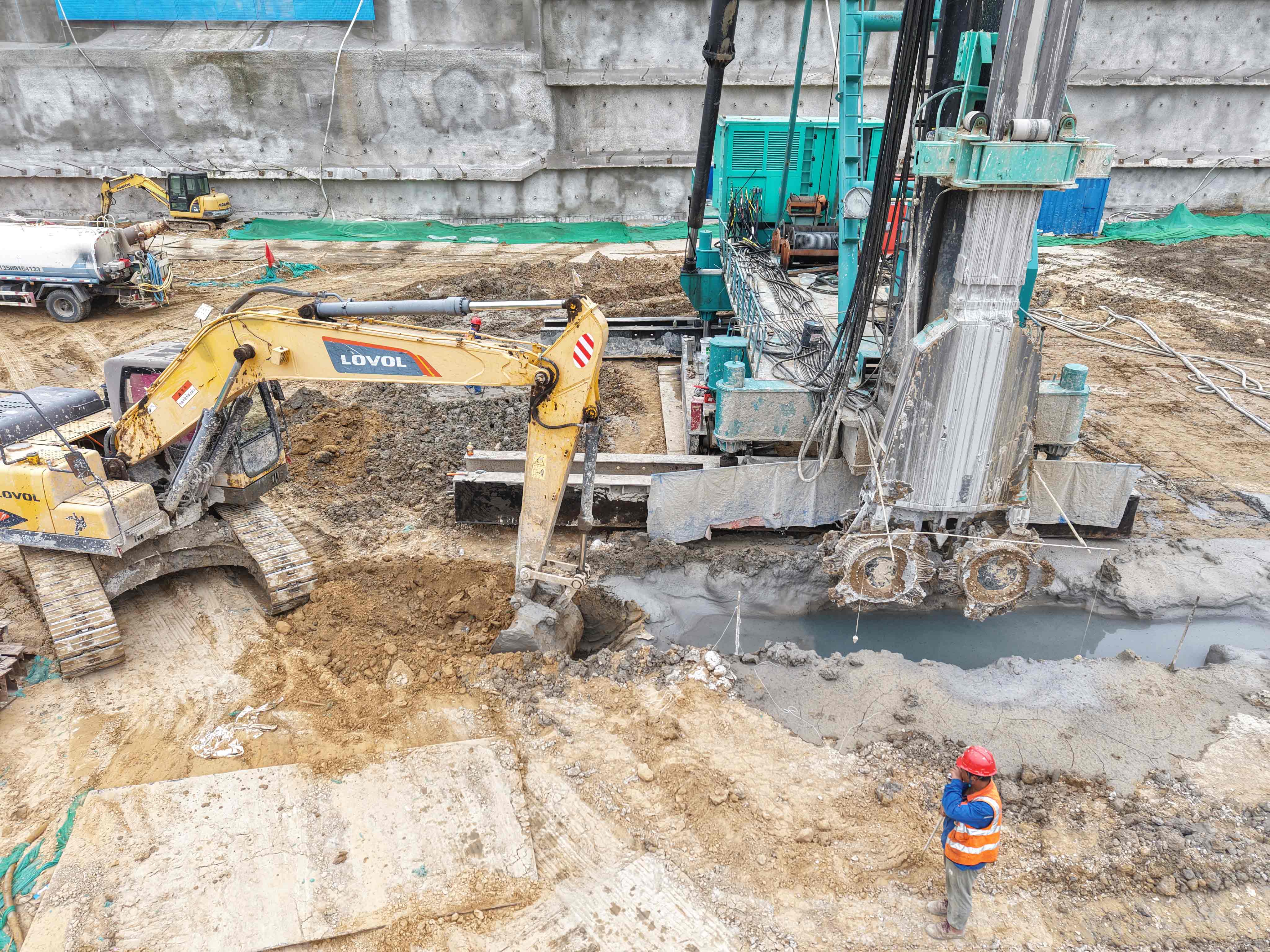 双轮搅拌钻机助力山东重点医疗项目建设地下止水帷幕工程-三星领航机械有限公司(图5) 双轮搅拌钻机助力山东重点医疗项目建设地下止水帷幕工程-三星领航机械有限公司(图5)