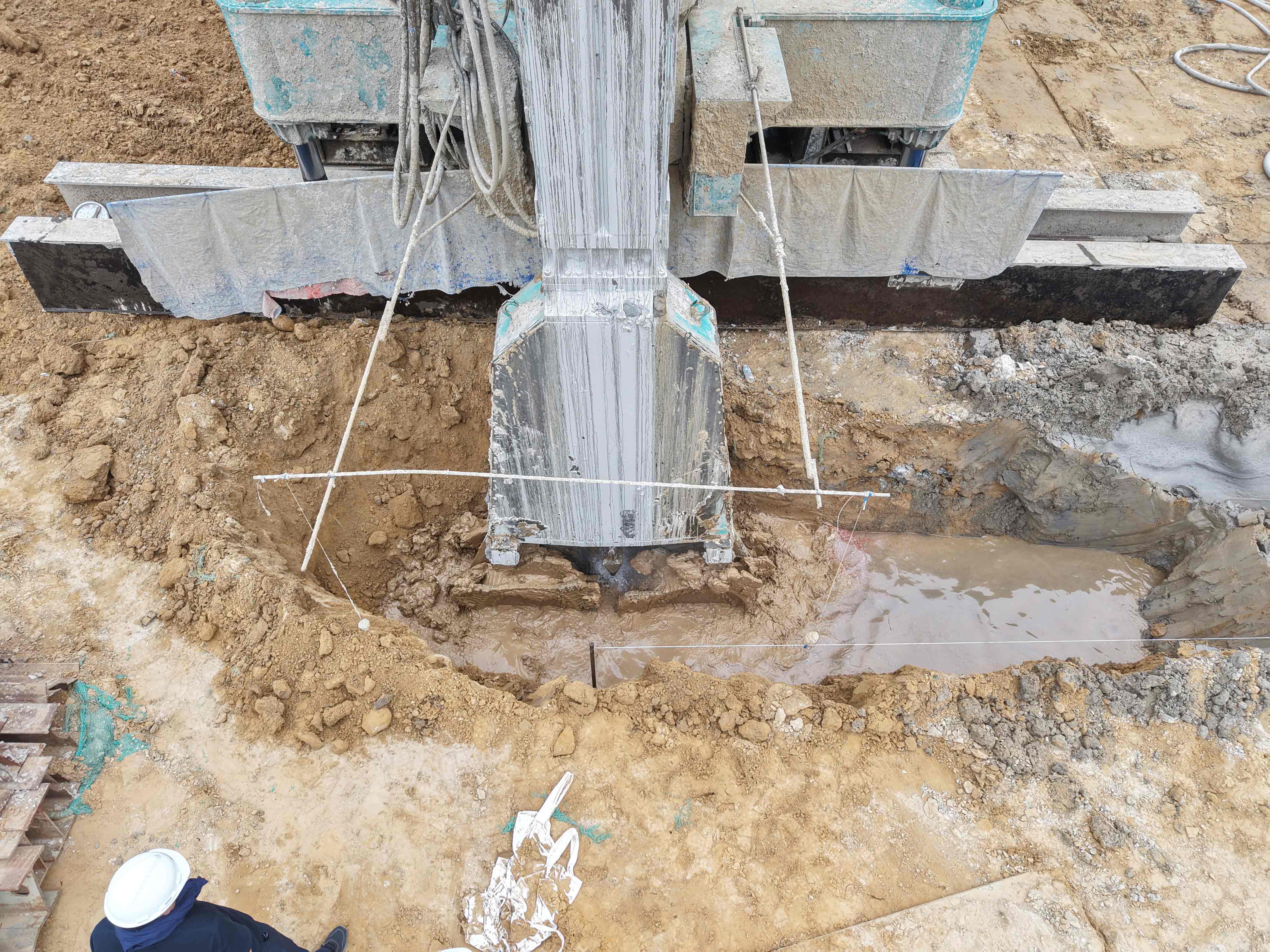 双轮搅拌钻机助力山东重点医疗项目建设地下止水帷幕工程-三星领航机械有限公司(图6) 双轮搅拌钻机助力山东重点医疗项目建设地下止水帷幕工程-三星领航机械有限公司(图6)