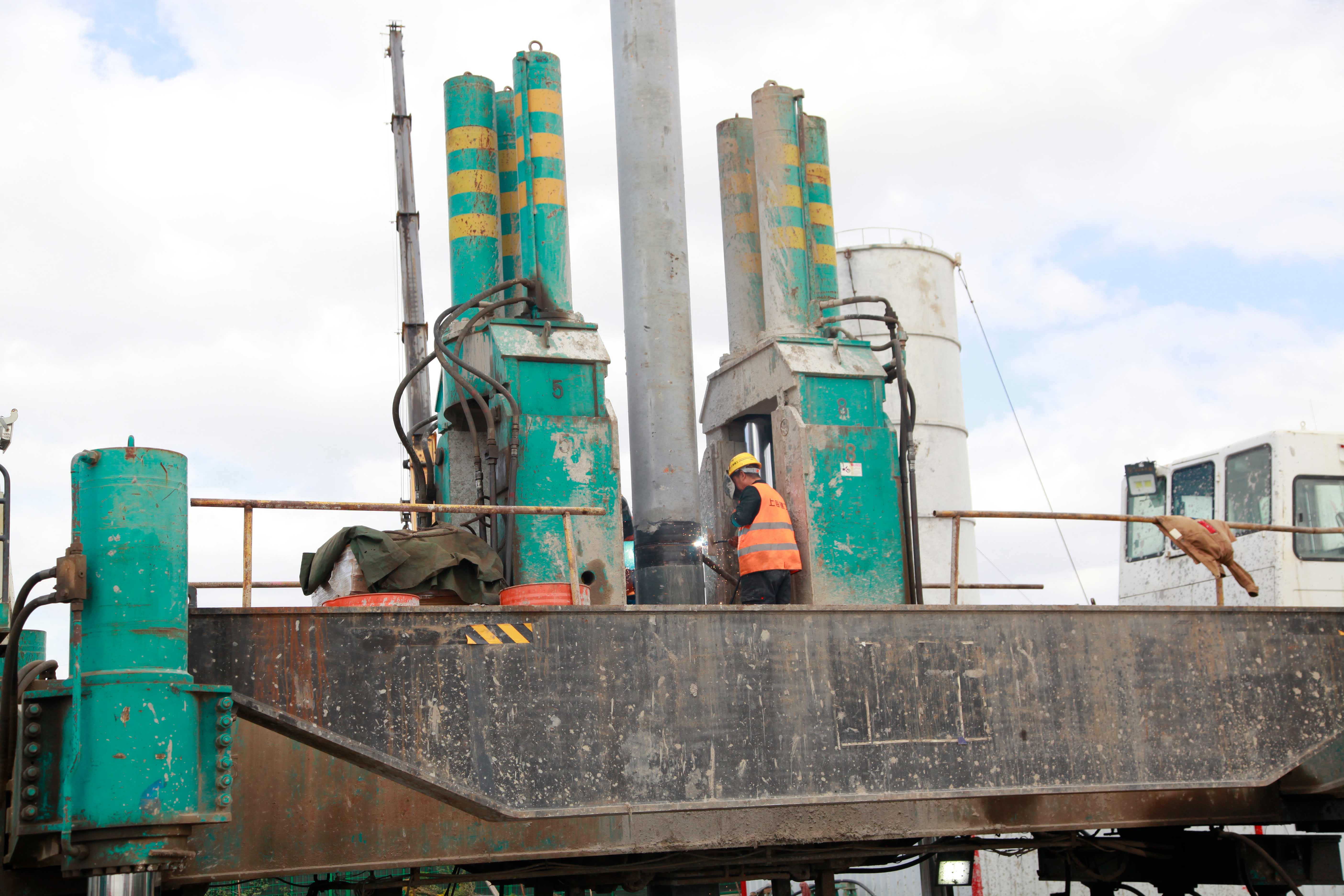 上海浦东机场四期扩建工程能源中心桩基施工技术突破-三星领航机械有限公司(图6)