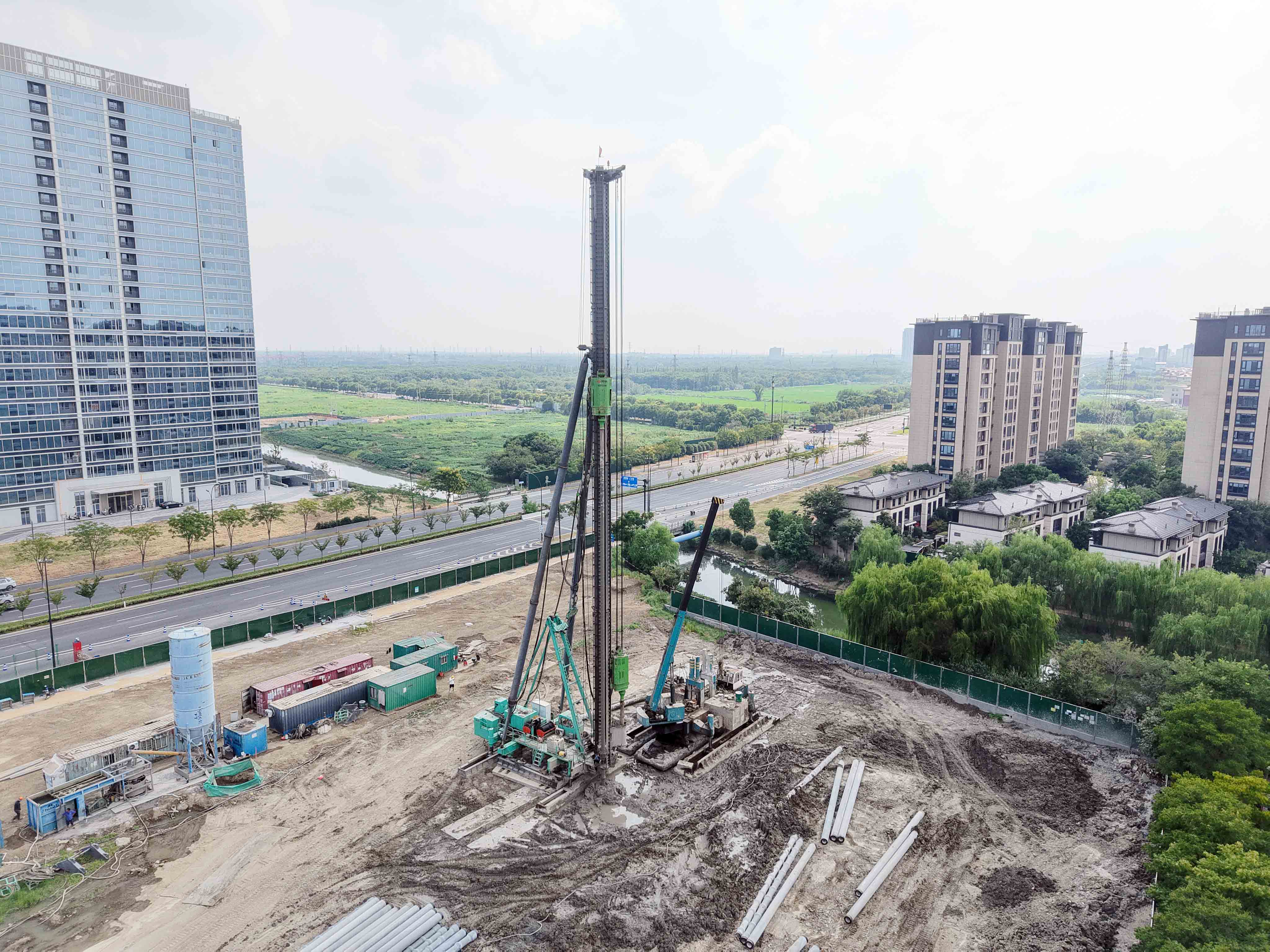 静钻根植桩工法钻机挑战隧道边缘作业,绿色施工破解近接难题-磐岳机械有限公司(图3) 静钻根植桩工法钻机挑战隧道边缘作业,绿色施工破解近接难题-磐岳机械有限公司(图3)