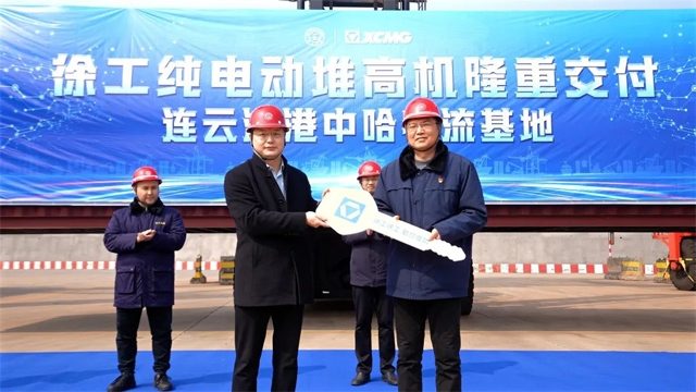 纯电动堆高机港口应用实现零排放降本增效-磐岳机械有限公司(图1)