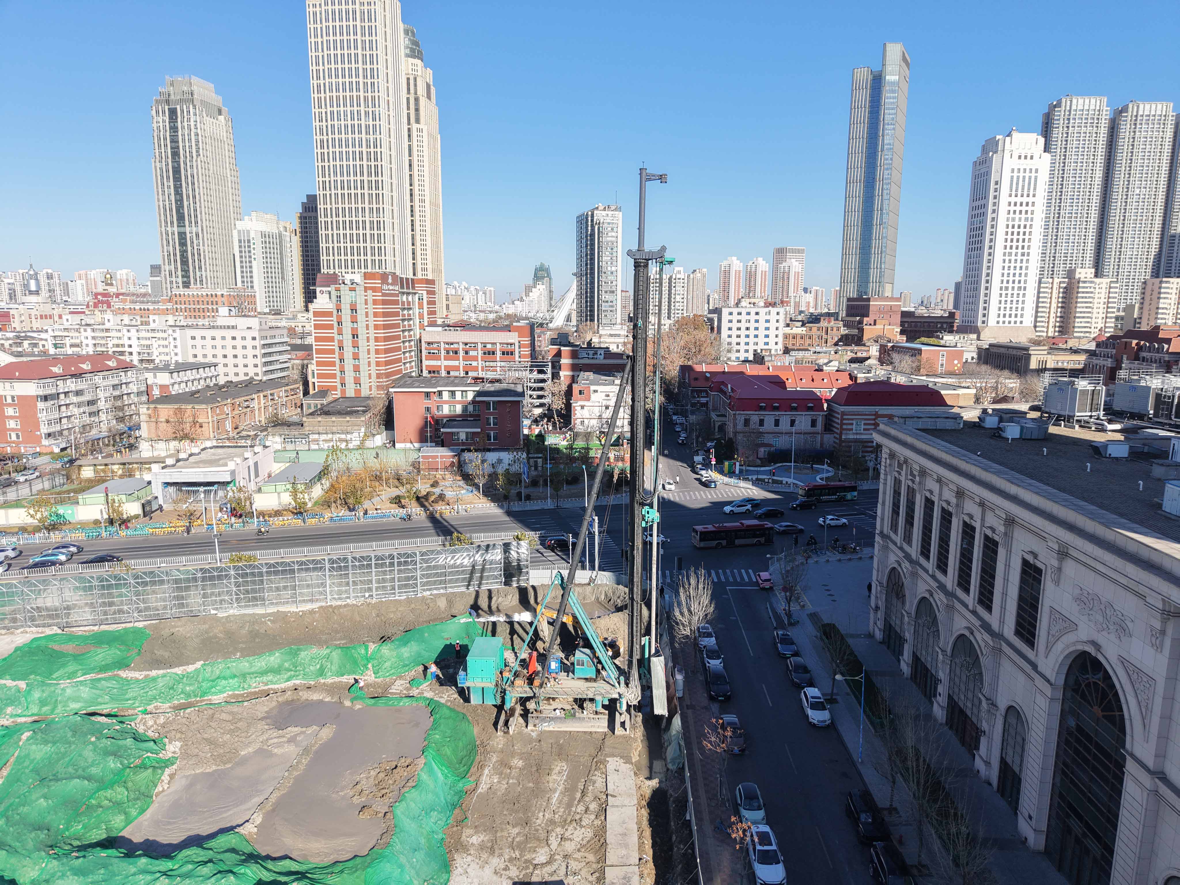 城市核心区地下止水帷幕施工难题破解,智能设备助力复杂地质工程-磐岳机械有限公司(图2) 城市核心区地下止水帷幕施工难题破解,智能设备助力复杂地质工程-磐岳机械有限公司(图2)