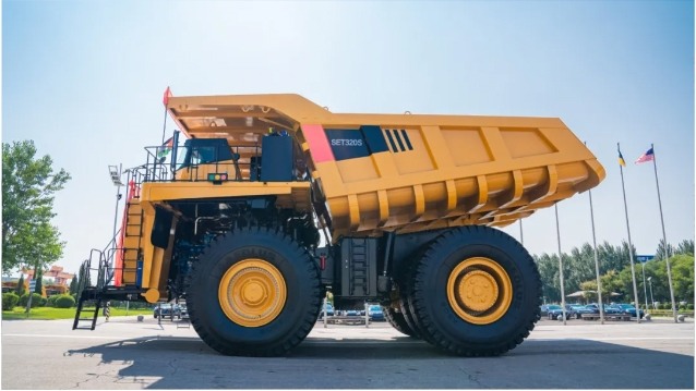 矿山霸主登场｜三一重装300吨级矿车成功下线！(图2)