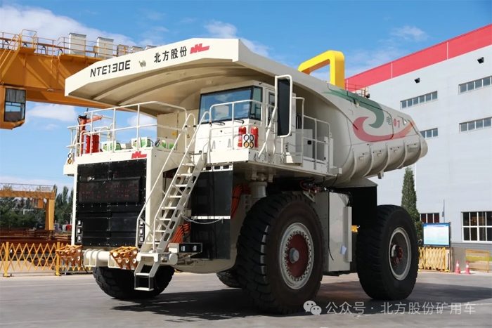 首台120吨级纯电动矿用车成功下线 能耗降低70%-80%-磐岳机械有限公司(图1)