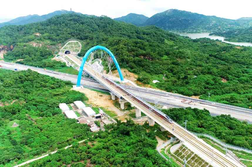 广汕高铁全线开通运营 突破性技术助推湾区互联-磐岳机械有限公司(图2)